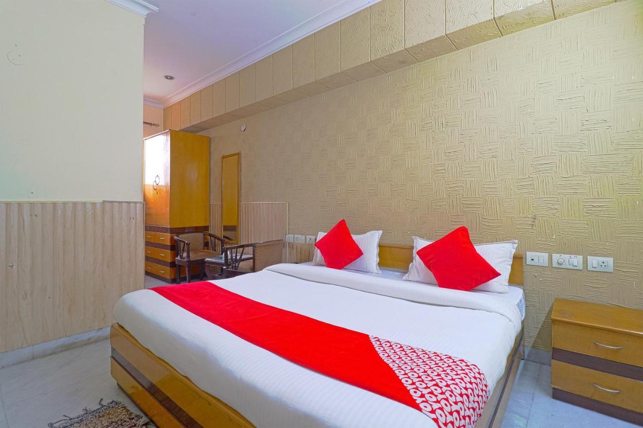 Oyo 834 Shree Balaji Hotel Faridabad Exterior photo